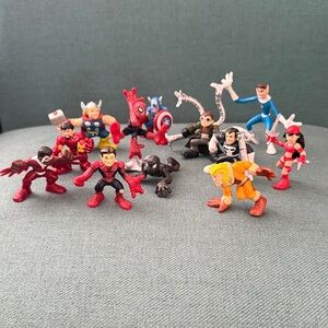 Marvel Superhero Squad Set of 13 Figures